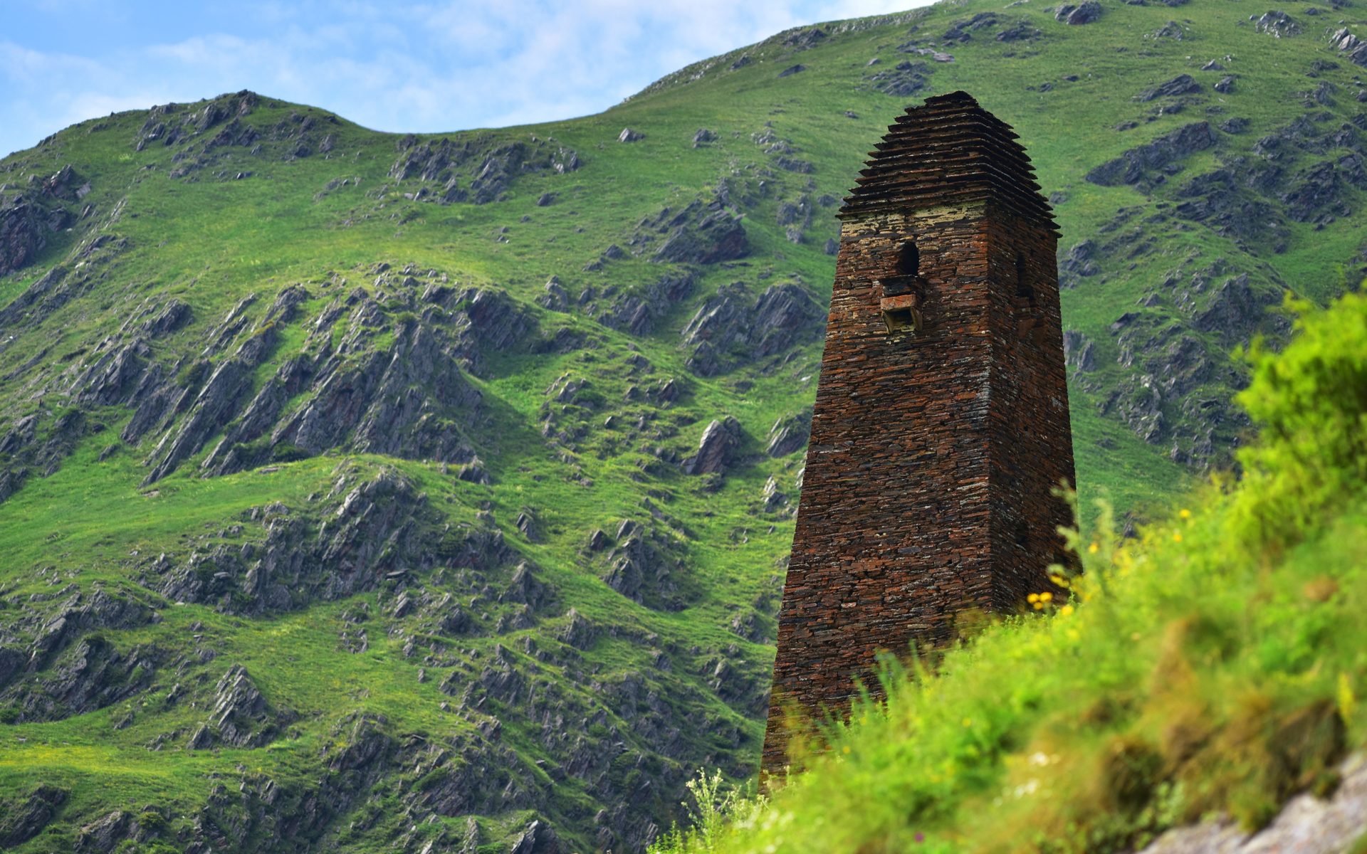 Tårnhus i nasjonalparken Tusheti i Georgia.