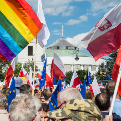 Demonstrasjoner i Polen i juli 2017 mot lov som legger domstolen under regjeringen.