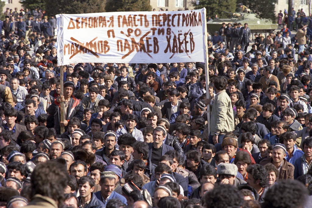 Demonstrants in the streets of Dushanbe, Tajikistan in February 1990.